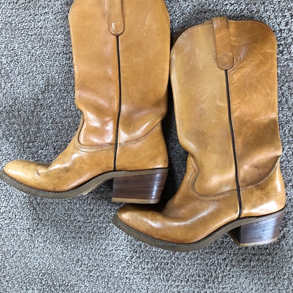 Shoes - Vintage stylish cowgirl boot